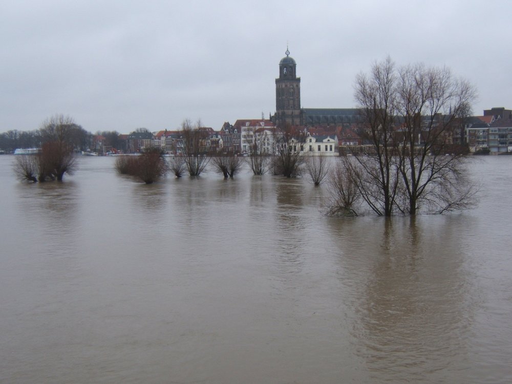 Areas in which nearby rivers flood at the same time are increasing in size