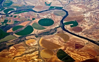 How can irrigated agriculture adapt to climate change? 