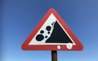 Rockfall sign