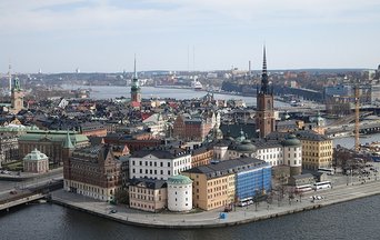 Mortality from extreme temperatures under climate change in Stockholm