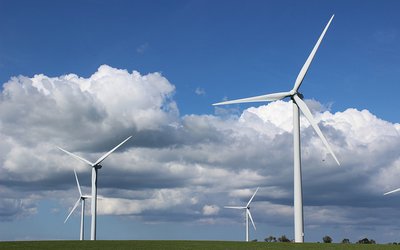 Wind power output increases in northern Europe and decreases in the South